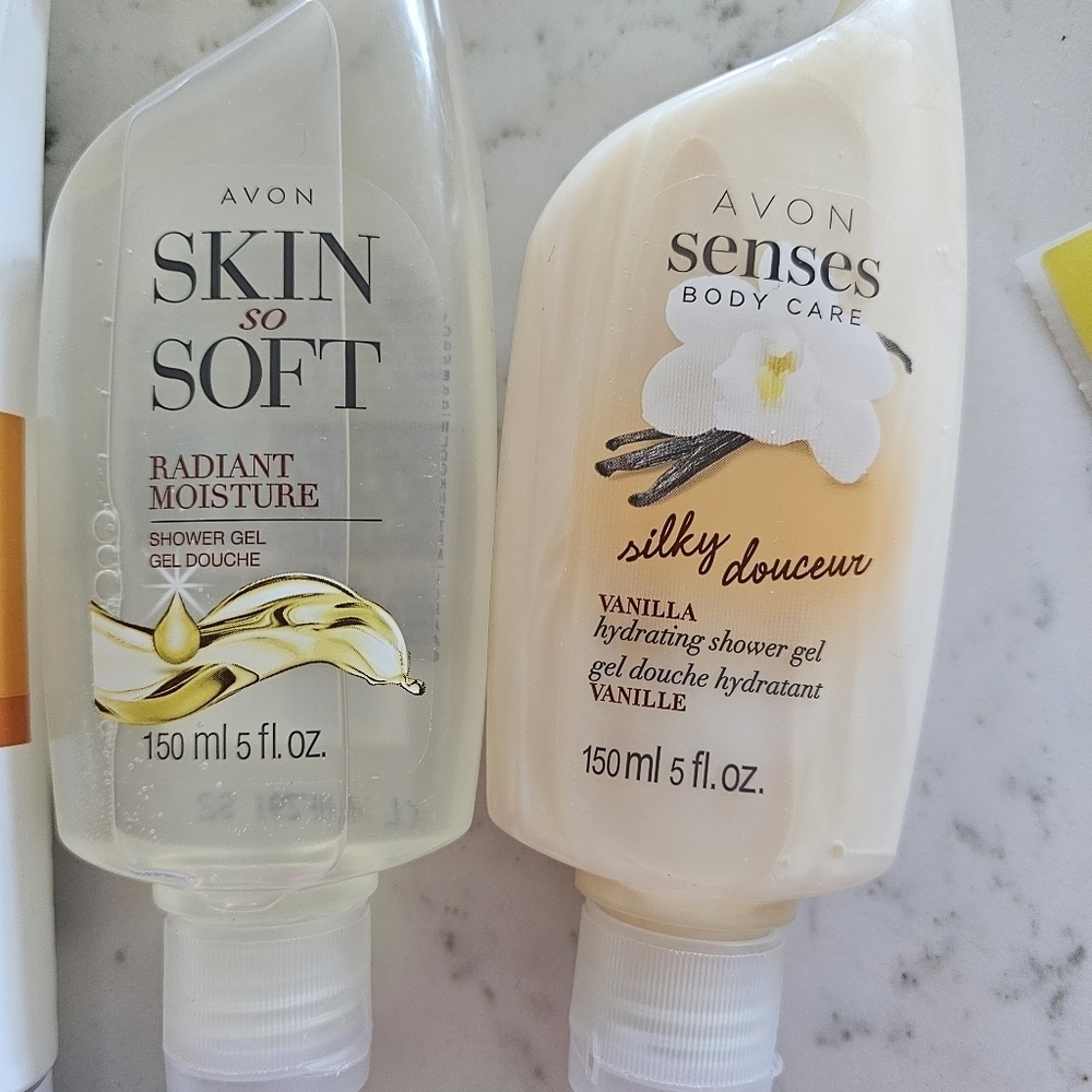 Avon Assorted Bundle - Picture 3 of 6